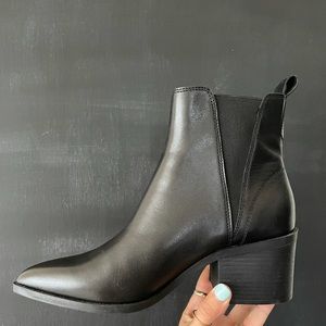 Size 9.5 Black Steve Madden Booties